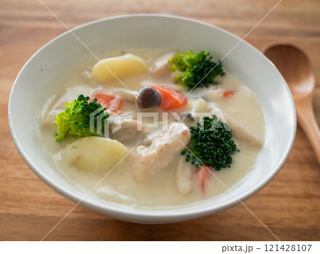 美味しいチキンのクリームシチュー 121428107
