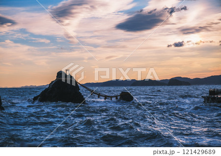 [夫婦岩]縁結びの神社 121429689