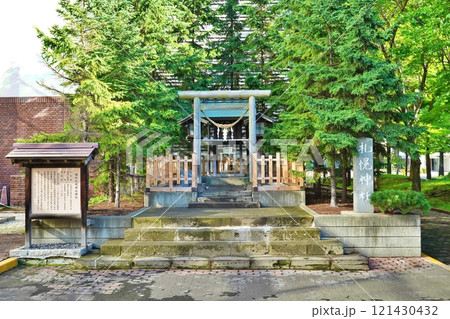 サッポロファクトリー 構内札幌神社の風景 サッポロファクトリー 構内札幌神社の風景 121430432