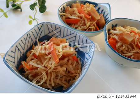 切り干し大根煮　小鉢 121432944