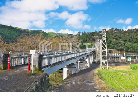 【佐賀取水堰 (四万十川)】 高知県高岡郡四万十町家地川 【佐賀取水堰 (四万十川)】 高知県高岡郡四万十町家地川 121433527