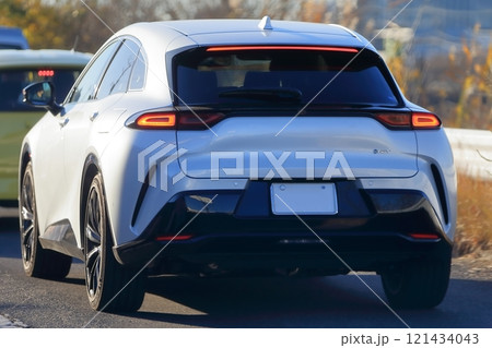 白い国産スポーツカー　イメージ 121434043