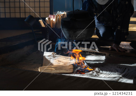 【囲炉裏素材】妻籠宿・脇本陣奥谷の囲炉裏【長野県】 121434231