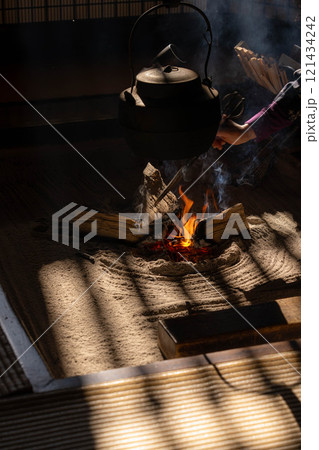 【囲炉裏素材】妻籠宿・脇本陣奥谷の囲炉裏【長野県】 121434242