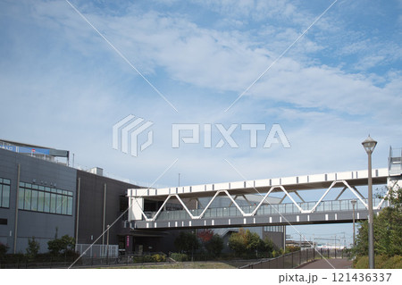 吉川美南駅イオンの渡り廊下 121436337