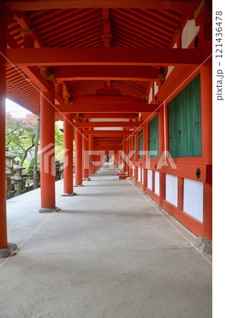春日大社・回廊（奈良県・奈良市） 121436478