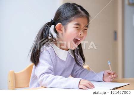 もう勉強やりたくない!!!と怒る幼児 小学校受験 もう勉強やりたくない!!!と怒る幼児 小学校受験 121437000