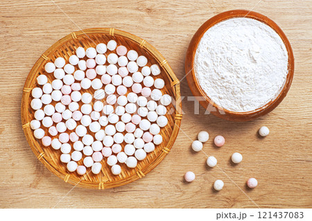 Sweet rice ball   121437083