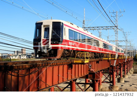 【南海】11000系 特急「泉北ライナー」（高野線：我孫子前〜浅香山） 121437932