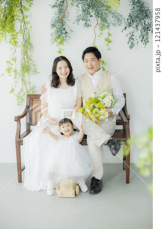 ファミリーフォト ファミリーフォト 121437958