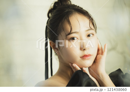 黒いドレスの女性 黒いドレスの女性 121438060