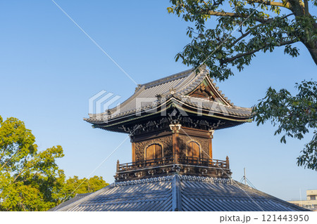秋の京都 大谷本廟 太鼓楼 秋の京都 大谷本廟 太鼓楼 121443950
