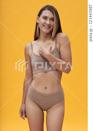 Young Woman With Perfect Figure 121443987