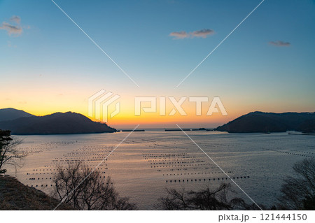 【港素材】大船渡湾の朝焼け【岩手県】 【港素材】大船渡湾の朝焼け【岩手県】 121444150