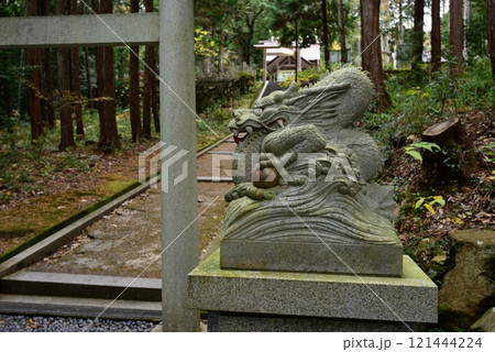 奥宮 眞名井神社(真名井神社)阿行の狛龍 奥宮 眞名井神社(真名井神社)阿行の狛龍 121444224