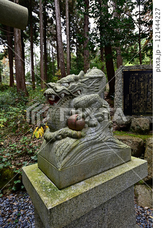 奥宮 眞名井神社(真名井神社)阿行の狛龍 奥宮 眞名井神社(真名井神社)阿行の狛龍 121444227