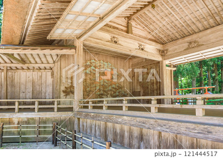 白山神社能舞台（中尊寺）　世界遺産「平泉―仏国土（浄土）を表す建築・庭園及び考古学的遺跡群―」 121444517