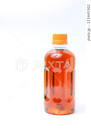飲料水, 飲み物, 白バック, 茶色, ペットボトル, 飲物, ドリンク, 水分, 水分補給, 飲料 121445302