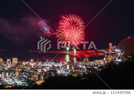 《静岡県》熱海花火大会・熱海の街を見下ろす夜景 121445566