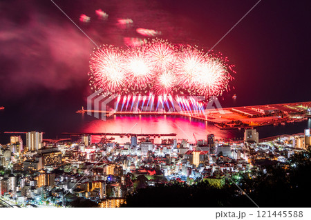 《静岡県》熱海花火大会・熱海の街を見下ろす夜景 121445588