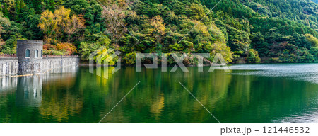 河内貯水池の紅葉 パノラマ【福岡県北九州市】 河内貯水池の紅葉 パノラマ【福岡県北九州市】 121446532