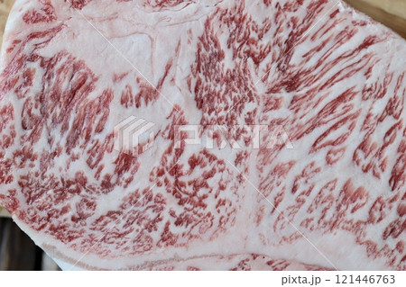 A5ランク霜降り和牛のサーロインステーキ　北海道和牛 121446763