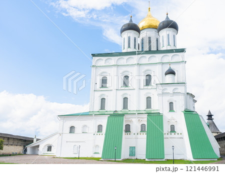 Trinity Cathedral in Pskov Krom or Kremlin on the east bank of the Velikaya River. It is part of the architectural ensemble of the Pskov region and is its main building. 121446991