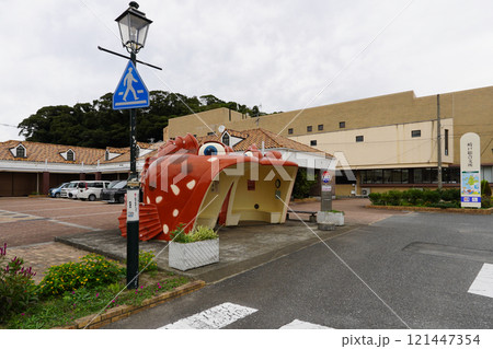 蛎の浦 お魚バス停（長崎県西海市） 121447354