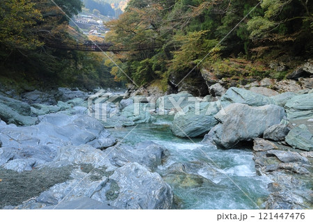 祖谷のかずら橋 / 日本三奇橋【徳島県三好市西祖谷山村善徳】 祖谷のかずら橋 / 日本三奇橋【徳島県三好市西祖谷山村善徳】 121447476