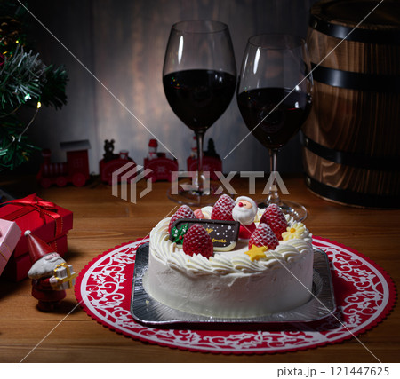 クリスマスケーキ 121447625