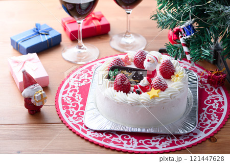 クリスマスケーキ 121447628