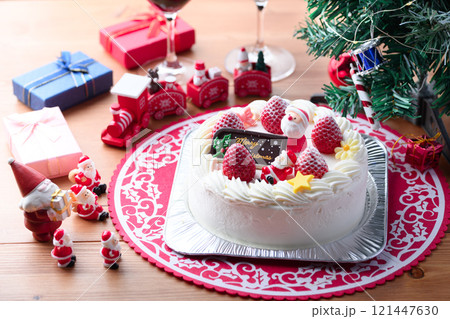 クリスマスケーキ 121447630