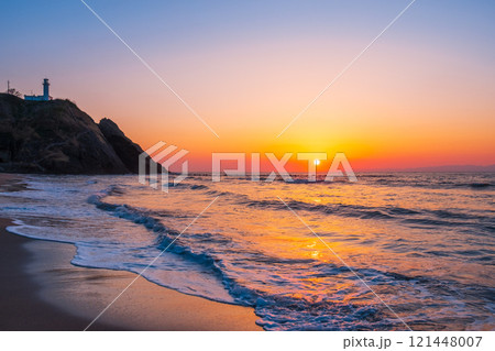 角田浜の夕暮れ 121448007