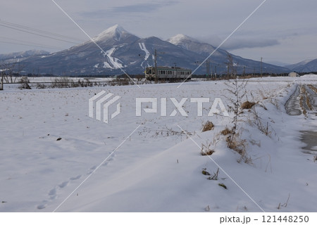 磐梯山と磐越西線 121448250