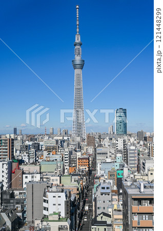 東京都の都市風景とスカイツリー 東京都の都市風景とスカイツリー 121448299