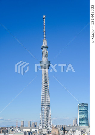 東京都の都市風景とスカイツリー 東京都の都市風景とスカイツリー 121448332
