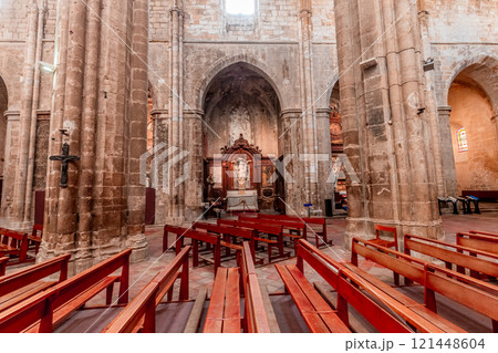 Basilica Sainte-marie-madeleine of Saint-maximin-la-sainte-baume, France Basilica Sainte-marie-madeleine of Saint-maximin-la-sainte-baume, France 121448604