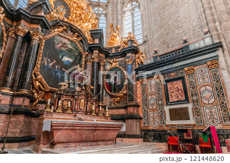 Basilica Sainte-marie-madeleine of Saint-maximin-la-sainte-baume, France Basilica Sainte-marie-madeleine of Saint-maximin-la-sainte-baume, France 121448620