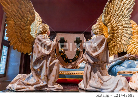 Tombs of the dukes of Burgundy, Dijon palace, France 121448685