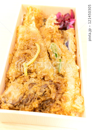 美味しい天丼弁当 121450305