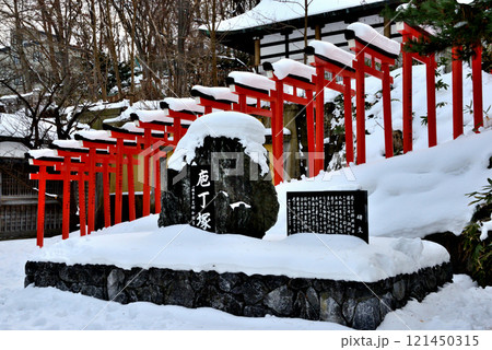 小樽市 冬の住吉神社の包丁塚と千本鳥居 121450315
