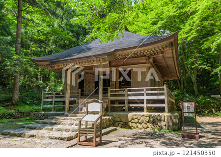 中尊寺経蔵(重文) 世界遺産「平泉―仏国土(浄土)を表す建築・庭園及び考古学的遺跡群―」 中尊寺経蔵(重文) 世界遺産「平泉―仏国土(浄土)を表す建築・庭園及び考古学的遺跡群―」 121450350