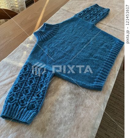 手編みセーター　アラン模様　棒針編み 121451617