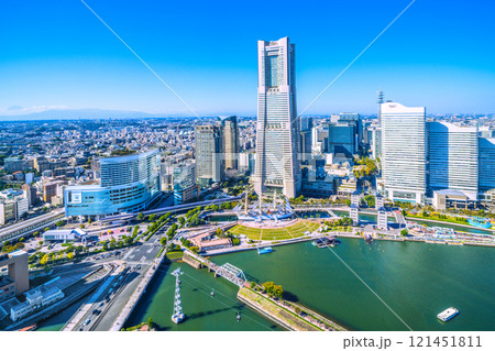 日本の横浜都市景観 総帆展帆の日本丸や桜木町駅、富士山、横浜ランドマークタワーなどを望む=3日 日本の横浜都市景観 総帆展帆の日本丸や桜木町駅、富士山、横浜ランドマークタワーなどを望む=3日 121451811