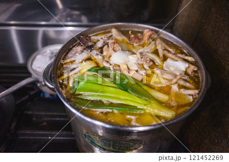ラーメンの仕込み ラーメンの仕込み 121452269