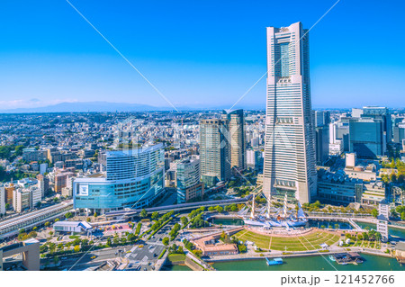 日本の横浜都市景観 総帆展帆の日本丸や富士山、桜木町駅、横浜ランドマークタワーなどを望む=3日 日本の横浜都市景観 総帆展帆の日本丸や富士山、桜木町駅、横浜ランドマークタワーなどを望む=3日 121452766