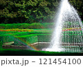 噴水と虹の風景 121454100