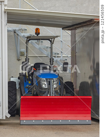 Red Snowplow Tractor Cover 121456509