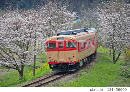 いすみ鉄道 久我原-東総元 キハ28-2346+キハ52-125 いすみ鉄道 久我原-東総元 キハ28-2346+キハ52-125 121456609