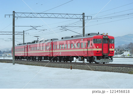 函館本線 峰延-光珠内 JR北海道 711系 S-102編成(札幌) 函館本線 峰延-光珠内 JR北海道 711系 S-102編成(札幌) 121456818